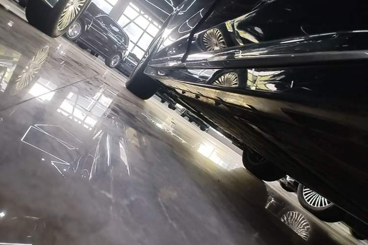 Used VOYAH Dream 2025 PHEV Four-Wheel-Drive Flagship Kunpeng Edition Left Side Sill