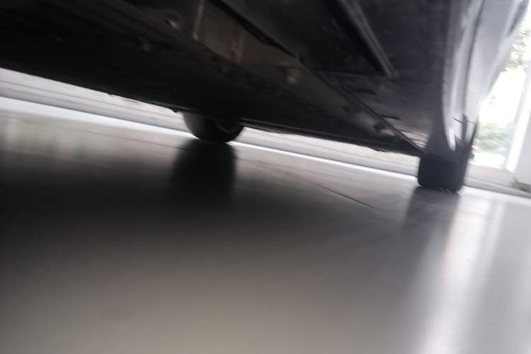 Used VOYAH Dream 2025 PHEV Four-Wheel-Drive Flagship Kunpeng Edition Left Side Sill