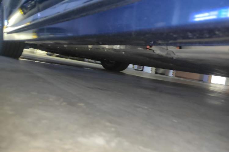 Used VOYAH Dream 2025 PHEV Four-Wheel-Drive Flagship Kunpeng Edition Left Side Sill