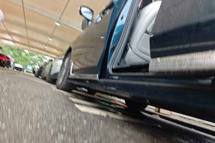 Used VOYAH Dream 2025 PHEV Four-Wheel Drive Excellence Kunpeng Edition Left Side Sill