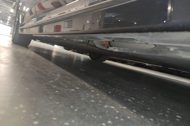 Used VOYAH Dream 2025 PHEV Four-Wheel-Drive Flagship Kunpeng Edition Left Side Sill