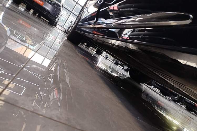 Used VOYAH Dream 2025 PHEV Four-Wheel-Drive Flagship Kunpeng Edition Left Side Sill