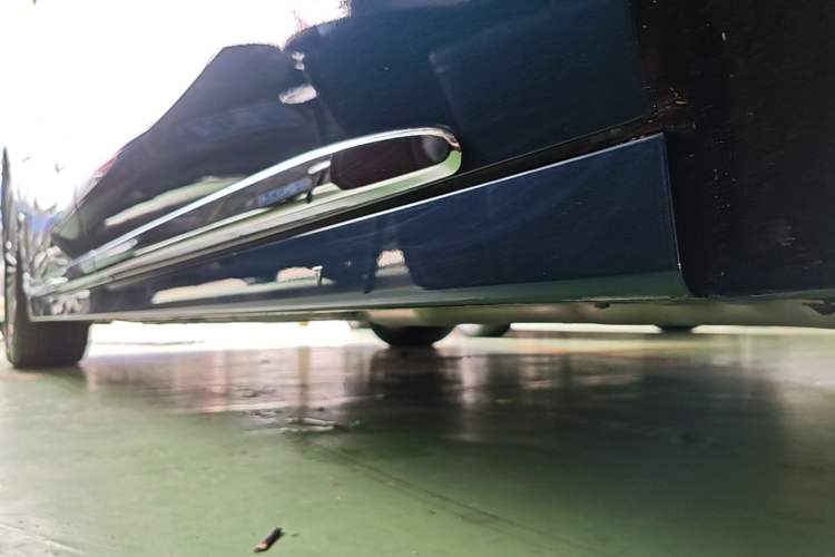 Used VOYAH Dream 2025 PHEV Four-Wheel Drive Prestige Kunpeng Edition Left Side Sill