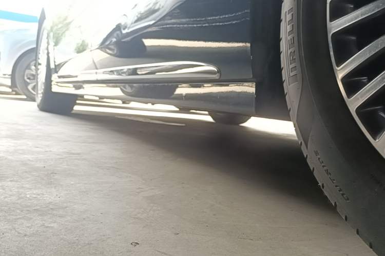 Used VOYAH Dream 2025 PHEV Four-Wheel-Drive Flagship Kunpeng Edition Left Side Sill
