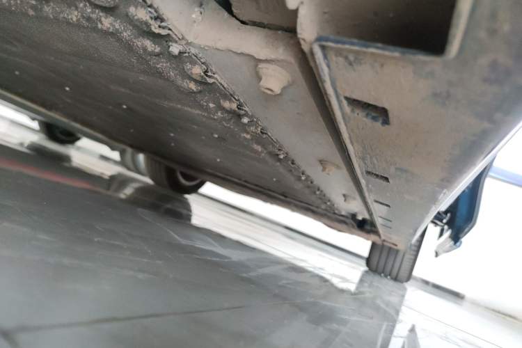 Used VOYAH Dream 2025 PHEV Four-Wheel-Drive Flagship Kunpeng Edition Left Side Sill