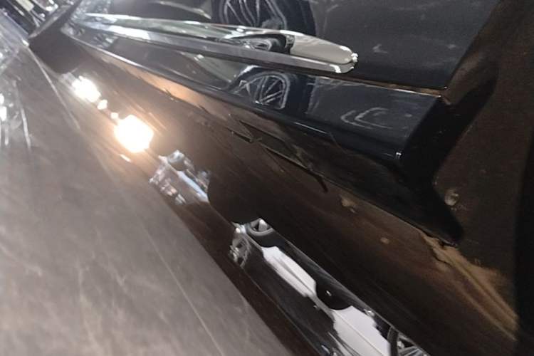 Used VOYAH Dream 2025 PHEV Four-Wheel-Drive Flagship Kunpeng Edition Left Side Sill