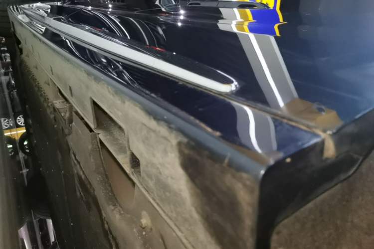 Used VOYAH Dream 2025 PHEV Four-Wheel-Drive Flagship Version – Qiankun Edition Left Side Sill