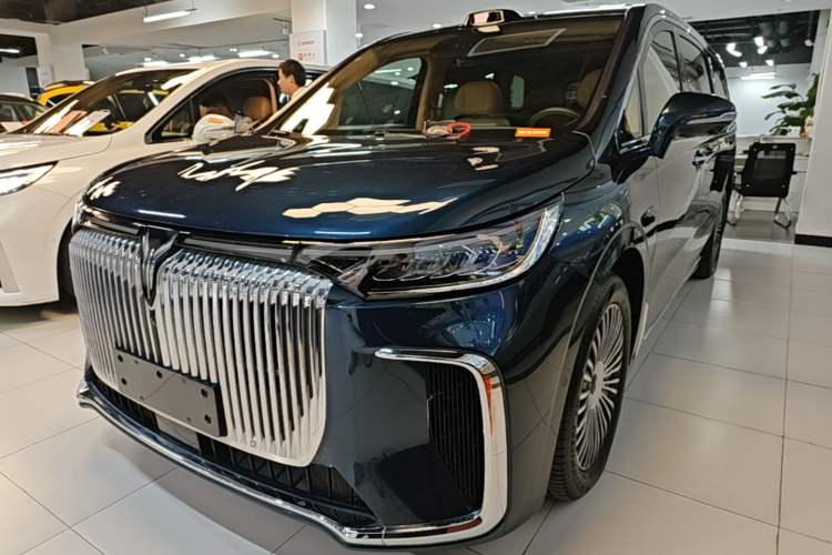 VOYAH Dream 2025 PHEV Four-Wheel Drive Prestige Qiankun Edition