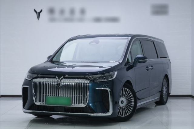 Ojetý VOYAH Dream 2025 PHEV Four-Wheel-Drive Flagship Kunpeng Edition