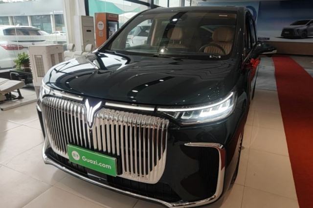 VOYAH Dream 2025 PHEV Four-Wheel-Drive Flagship Kunpeng Edition с пробегом