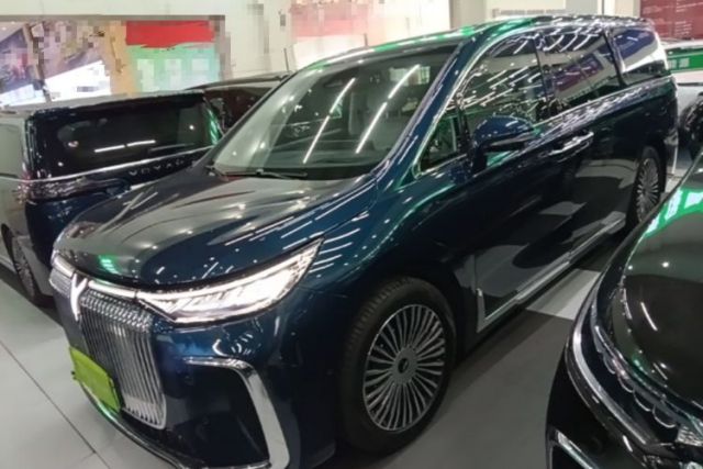 VOYAH Dream 2025 PHEV Four-Wheel-Drive Flagship Kunpeng Edition d’occasion