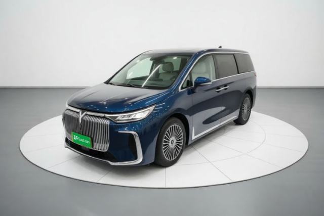 VOYAH Dream 2025 PHEV Four-Wheel-Drive Flagship Kunpeng Edition с пробегом