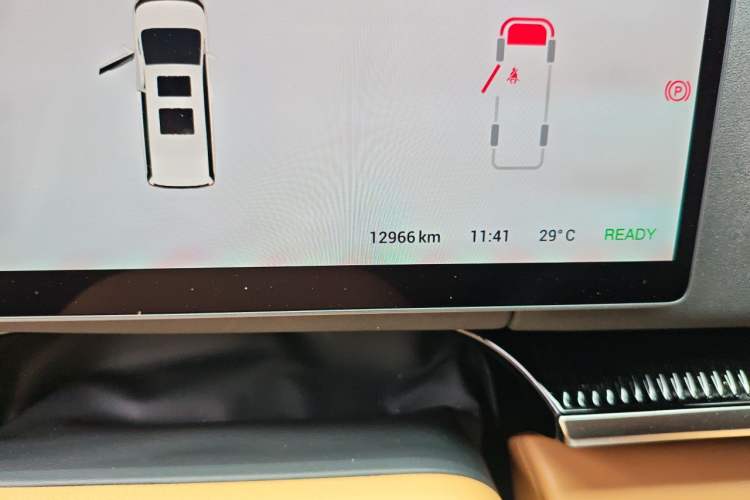 Used VOYAH Dream 2025 PHEV Four-Wheel Drive Excellence Kunpeng Edition Odometer Close Up