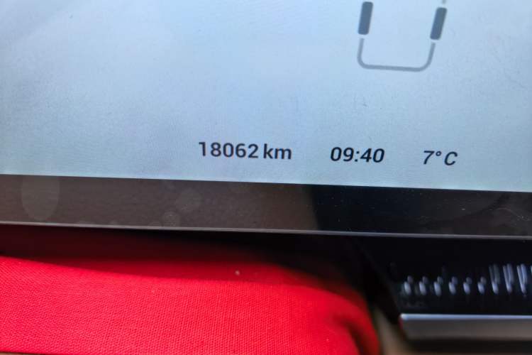 Used VOYAH Dream 2025 EV Four-Wheel Drive Prestige Kunpeng Edition Odometer Close Up