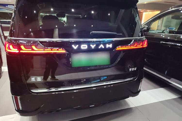 Used VOYAH Dream 2025 PHEV Four-Wheel-Drive Flagship Version – Qiankun Edition Rear