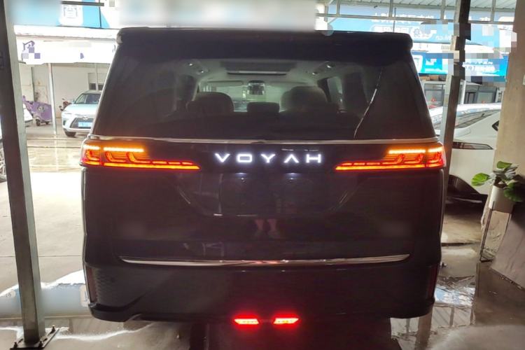 Used VOYAH Dream 2025 PHEV Four-Wheel-Drive Flagship Kunpeng Edition Rear