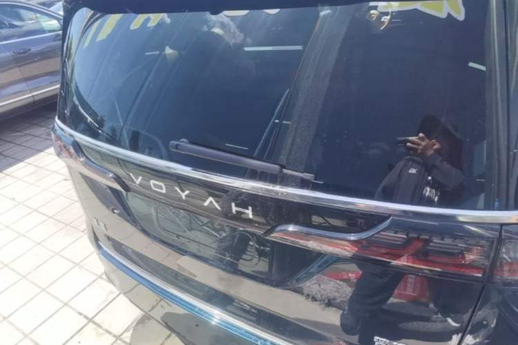 Used VOYAH Dream 2025 PHEV Four-Wheel Drive Prestige Qiankun Edition Rear
