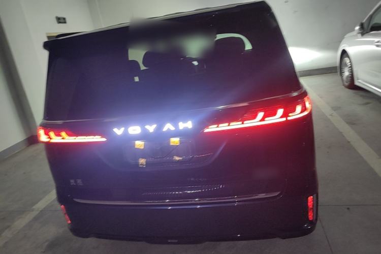 Used VOYAH Dream 2025 PHEV Four-Wheel-Drive Flagship Kunpeng Edition Rear