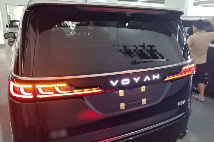 Used VOYAH Dream 2025 EV Four-Wheel-Drive Flagship Qiankun Version Rear