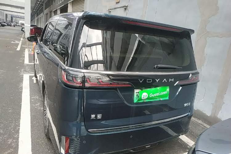 Used VOYAH Dream 2025 PHEV Four-Wheel Drive Prestige Kunpeng Edition Rear