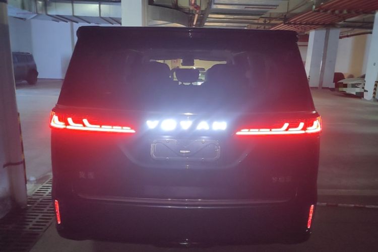 Used VOYAH Dream 2025 PHEV Four-Wheel-Drive Flagship Kunpeng Edition Rear