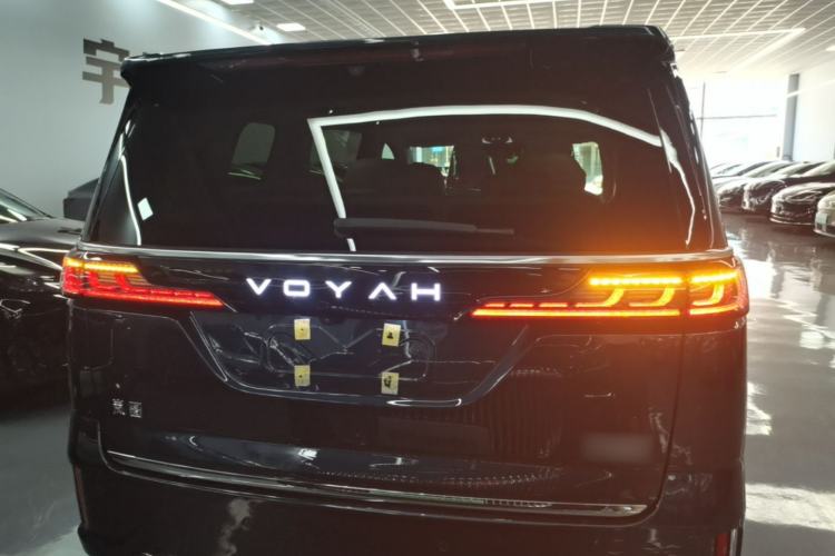 Used VOYAH Dream 2025 PHEV Four-Wheel Drive Prestige Qiankun Edition Rear