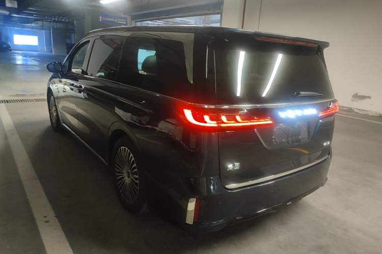 Used VOYAH Dream 2025 PHEV Four-Wheel-Drive Flagship Kunpeng Edition Rear Left 45 Deg