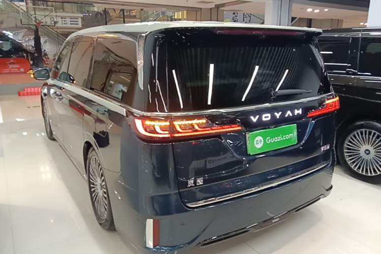 Used VOYAH Dream 2025 PHEV Four-Wheel-Drive Flagship Version – Qiankun Edition Rear Left 45 Deg