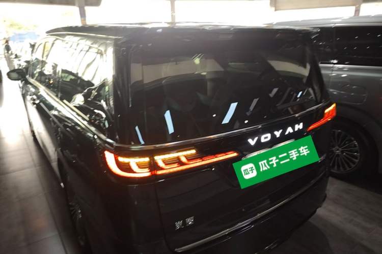 Used VOYAH Dream 2025 PHEV Four-Wheel-Drive Flagship Kunpeng Edition Rear Left 45 Deg