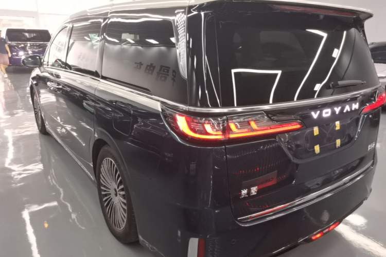 Used VOYAH Dream 2025 PHEV Four-Wheel-Drive Flagship Version – Qiankun Edition Rear Left 45 Deg