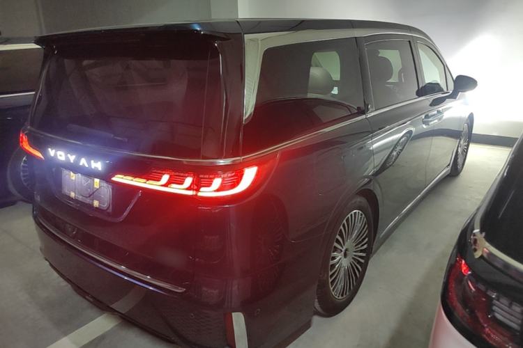 Used VOYAH Dream 2025 PHEV Four-Wheel-Drive Flagship Kunpeng Edition Rear Right 45 Deg