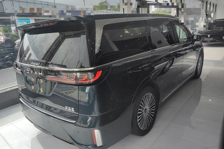 Used VOYAH Dream 2025 PHEV Four-Wheel-Drive Flagship Kunpeng Edition Rear Right 45 Deg