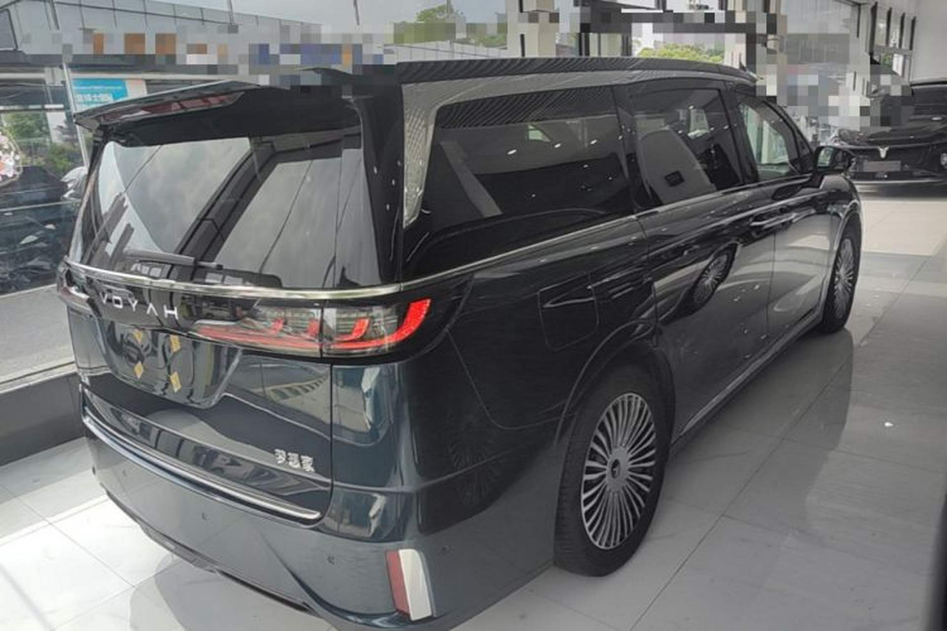 Used VOYAH Dream 2025 PHEV Four-Wheel-Drive Flagship Kunpeng Edition Rear Right 45 Deg