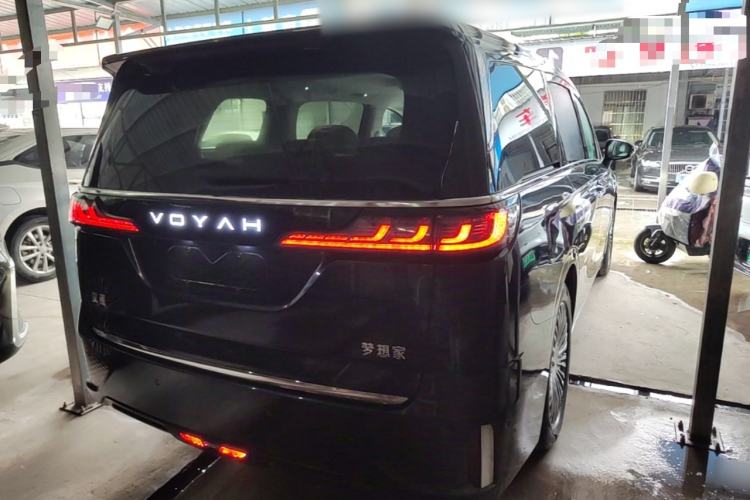 Used VOYAH Dream 2025 PHEV Four-Wheel-Drive Flagship Kunpeng Edition Rear Right 45 Deg