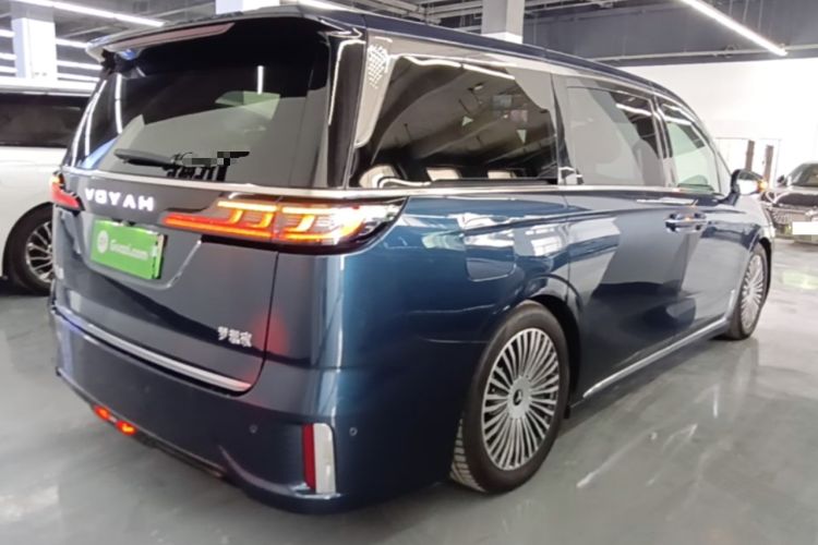 Used VOYAH Dream 2025 PHEV Four-Wheel-Drive Flagship Kunpeng Edition Rear Right 45 Deg