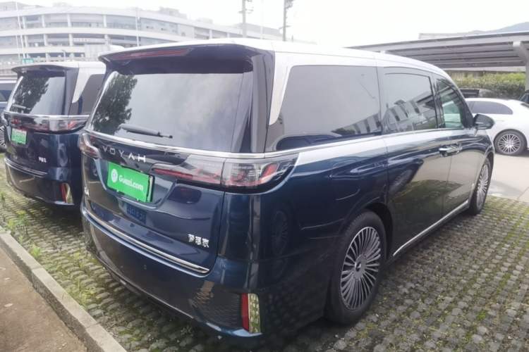 Used VOYAH Dream 2025 PHEV Four-Wheel-Drive Flagship Kunpeng Edition Rear Right 45 Deg