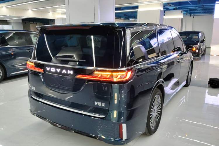 Used VOYAH Dream 2025 PHEV Four-Wheel-Drive Flagship Kunpeng Edition Rear Right 45 Deg