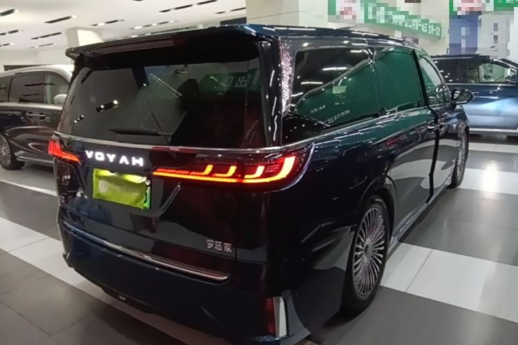 Used VOYAH Dream 2025 PHEV Four-Wheel-Drive Flagship Kunpeng Edition Rear Right 45 Deg