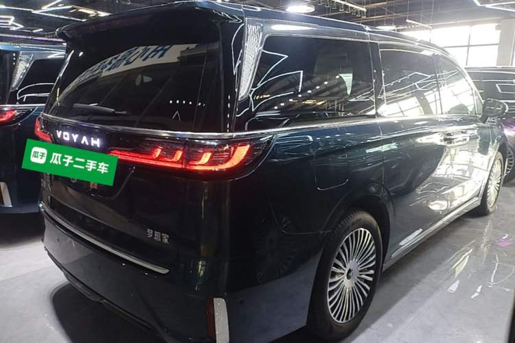 Used VOYAH Dream 2025 PHEV Four-Wheel-Drive Flagship Kunpeng Edition Rear Right 45 Deg