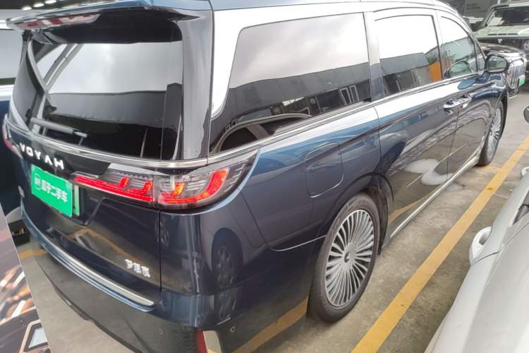 Used VOYAH Dream 2025 PHEV Four-Wheel-Drive Flagship Kunpeng Edition Rear Right 45 Deg