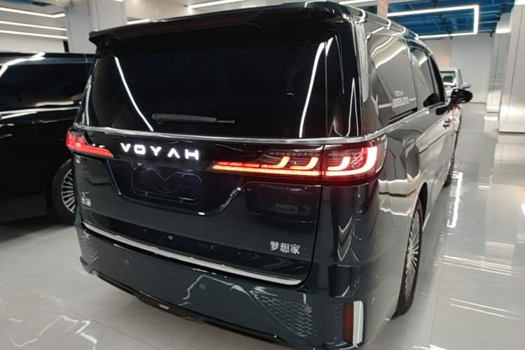 Used VOYAH Dream 2025 PHEV Four-Wheel Drive Excellence Kunpeng Edition Rear Right 45 Deg