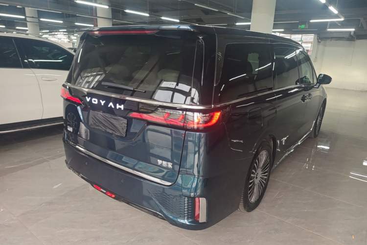 Used VOYAH Dream 2025 PHEV Four-Wheel-Drive Flagship Kunpeng Edition Rear Right 45 Deg