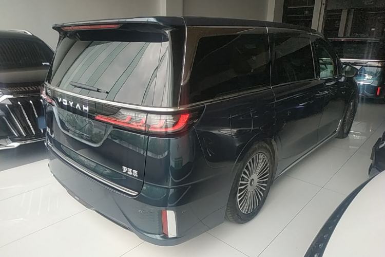 Used VOYAH Dream 2025 PHEV Four-Wheel-Drive Flagship Kunpeng Edition Rear Right 45 Deg