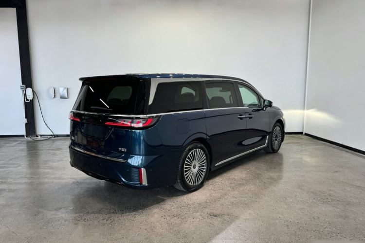 Used VOYAH Dream 2025 PHEV Four-Wheel-Drive Flagship Kunpeng Edition Rear Right 45 Deg