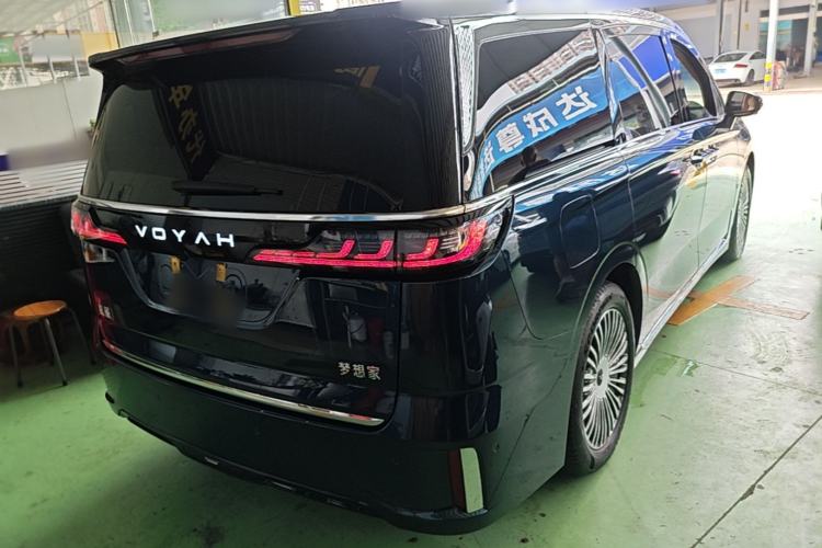 Used VOYAH Dream 2025 PHEV Four-Wheel Drive Prestige Kunpeng Edition Rear Right 45 Deg