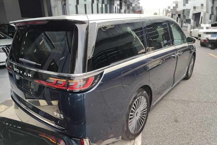 Used VOYAH Dream 2025 PHEV Four-Wheel-Drive Flagship Version – Qiankun Edition Rear Right 45 Deg