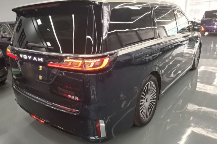 Used VOYAH Dream 2025 PHEV Four-Wheel-Drive Flagship Version – Qiankun Edition Rear Right 45 Deg