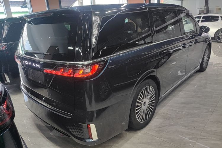 Used VOYAH Dream 2025 PHEV Four-Wheel-Drive Flagship Kunpeng Edition Rear Right 45 Deg