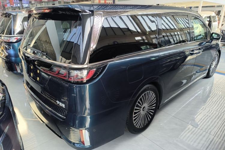 Used VOYAH Dream 2025 PHEV Four-Wheel-Drive Flagship Kunpeng Edition Rear Right 45 Deg