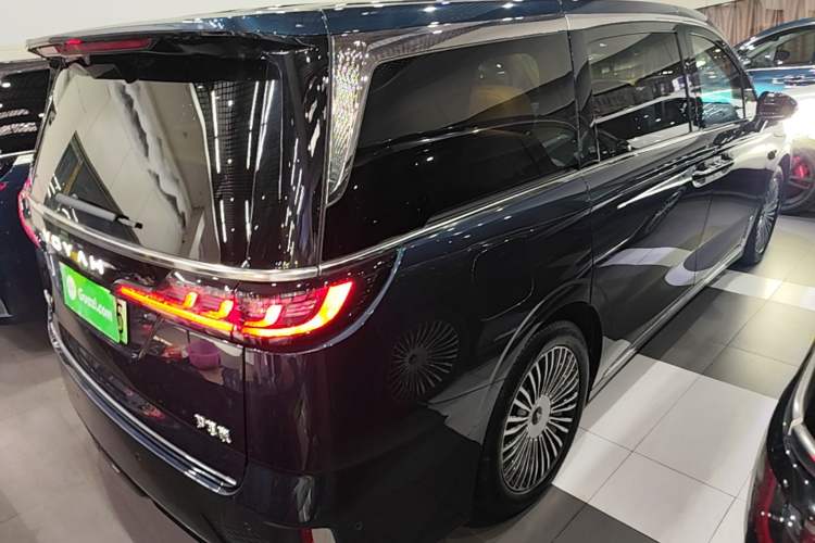 Used VOYAH Dream 2025 PHEV Four-Wheel Drive Prestige Qiankun Edition Rear Right 45 Deg